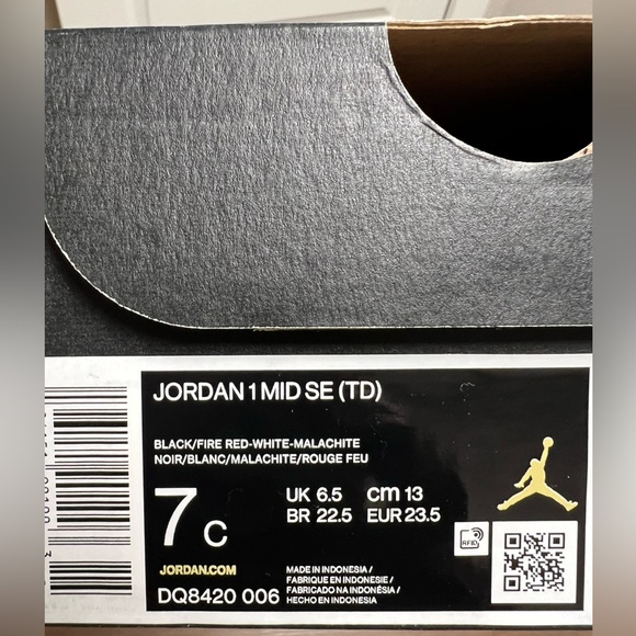 Toddler Jordan 1 - Picture 7 of 7